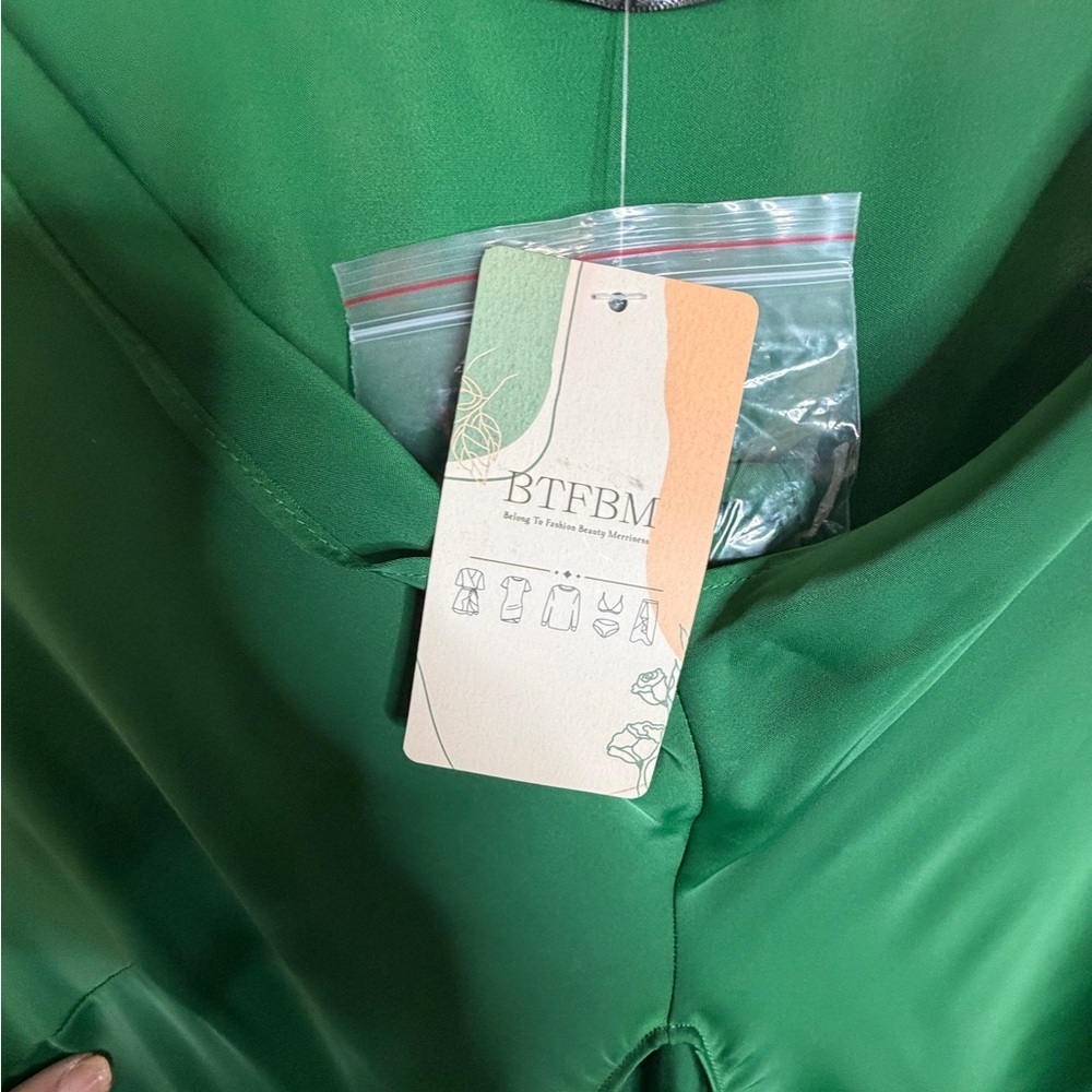 Elegant Green Women's Dress by BTFBM NWT SIZE XL - Picture 4 of 8